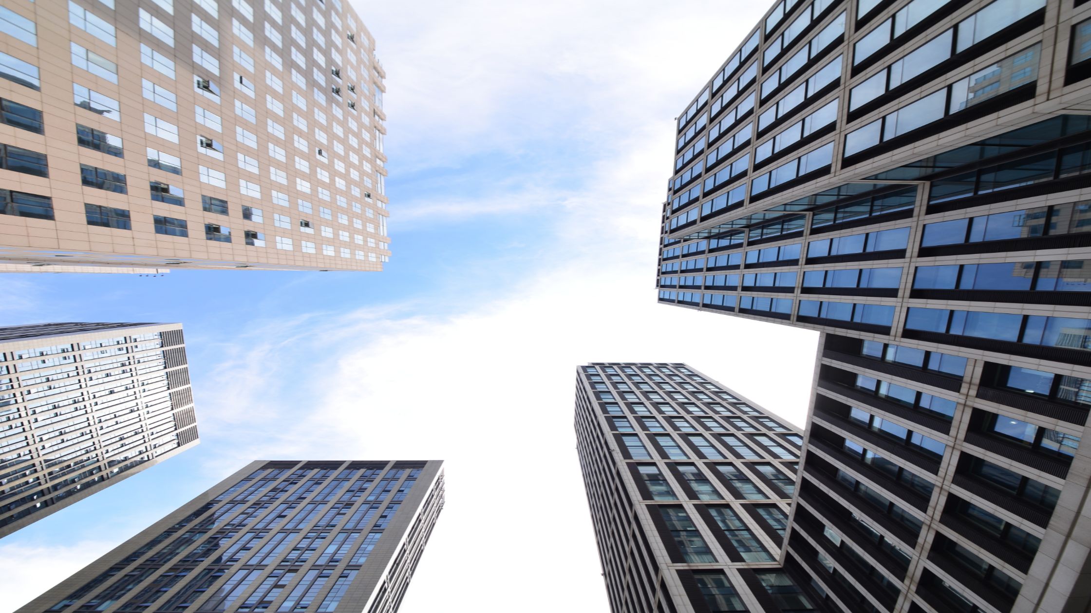 Hybrid Work Mode is Bigger Threat to CRE than Recession