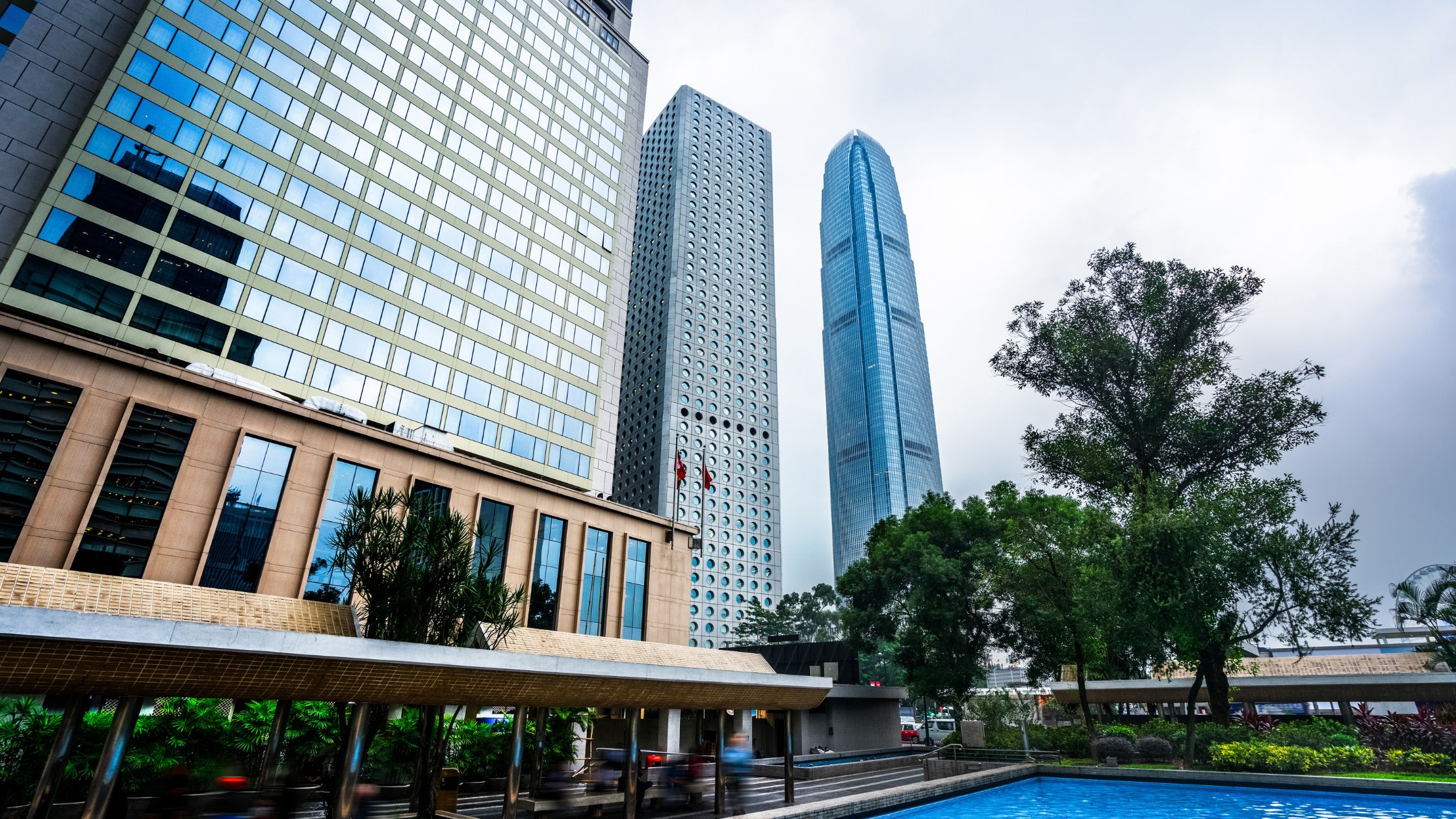 Sales-Leaseback or Refinance?