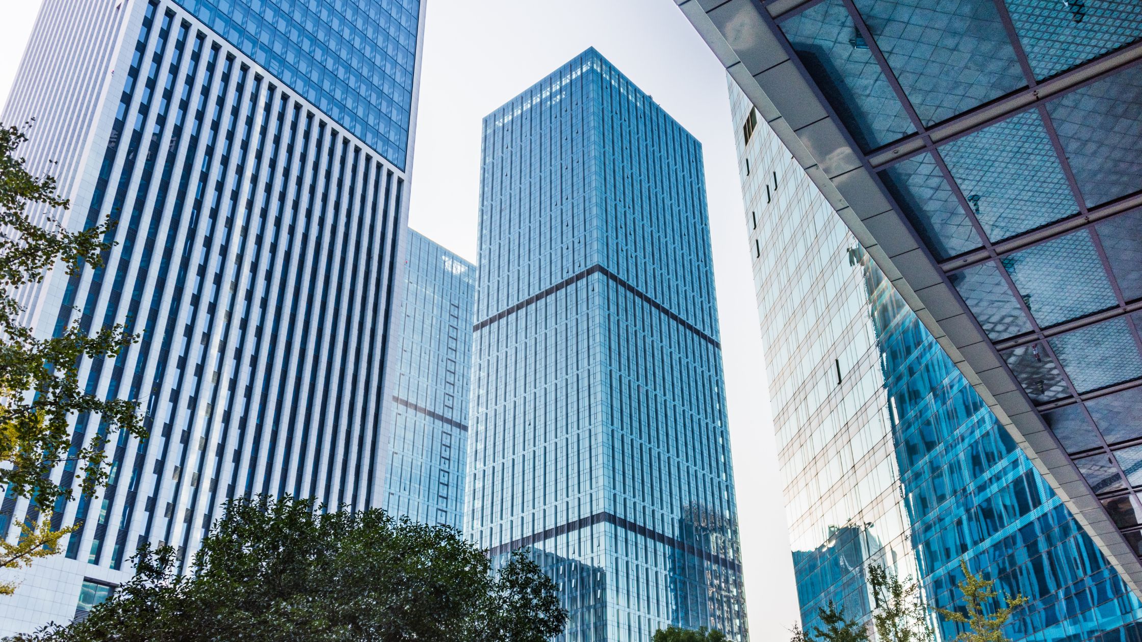Define the Role of a Commercial Real Estate Broker in CRE Investing?