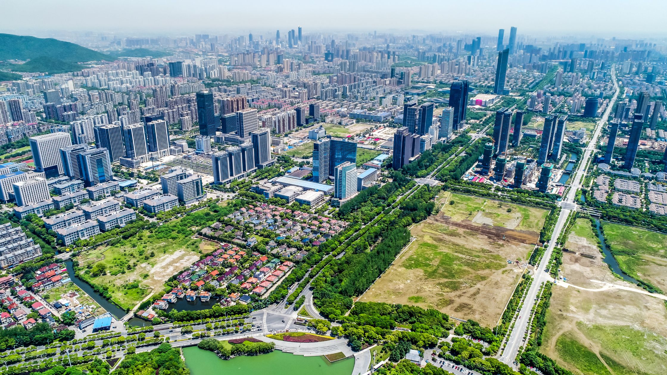 Mid-Year Sentiment in the Commercial Real Estate Market: Challenges and Opportunities in 2023