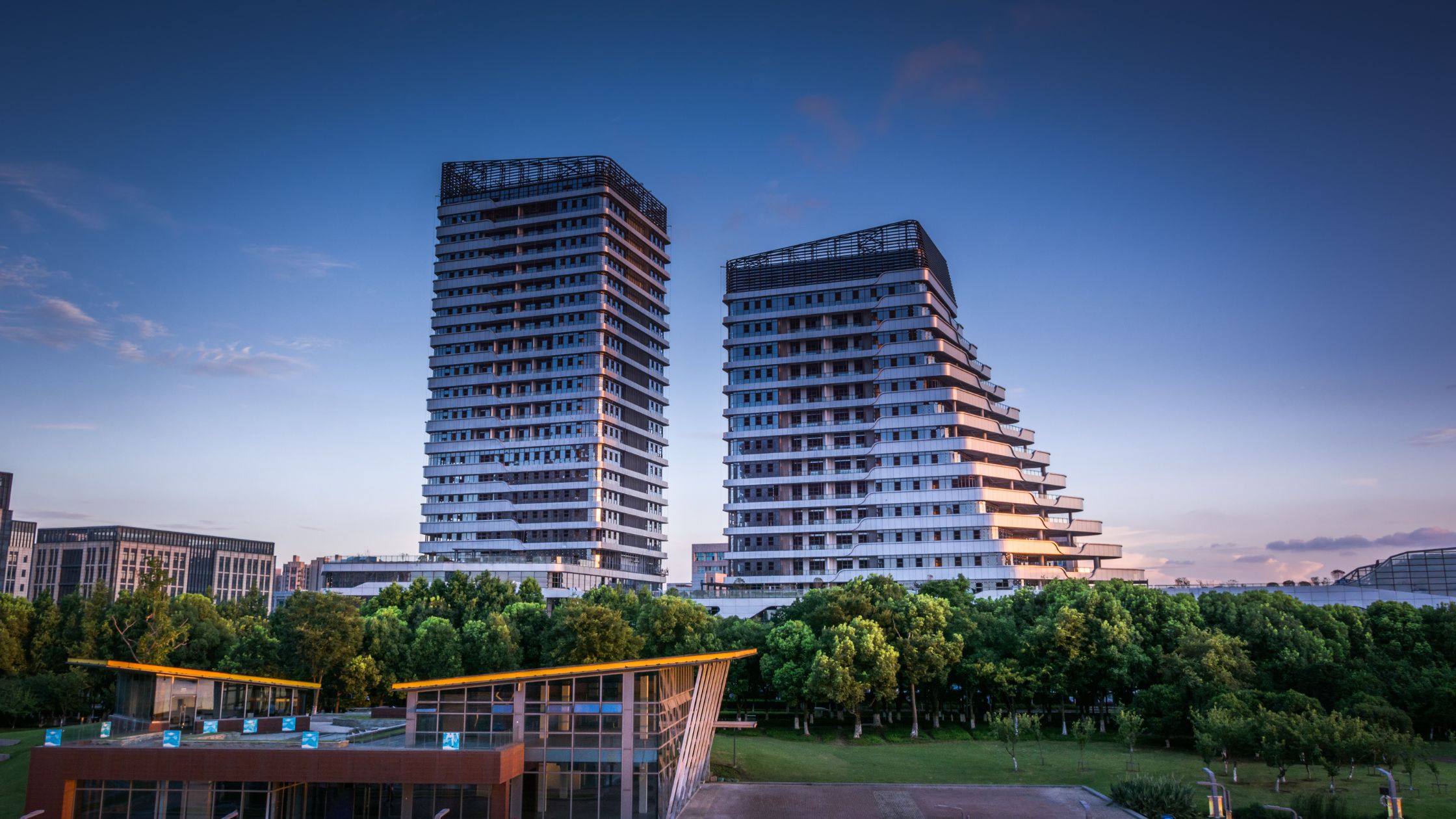 Difference Between CMBS & CML
