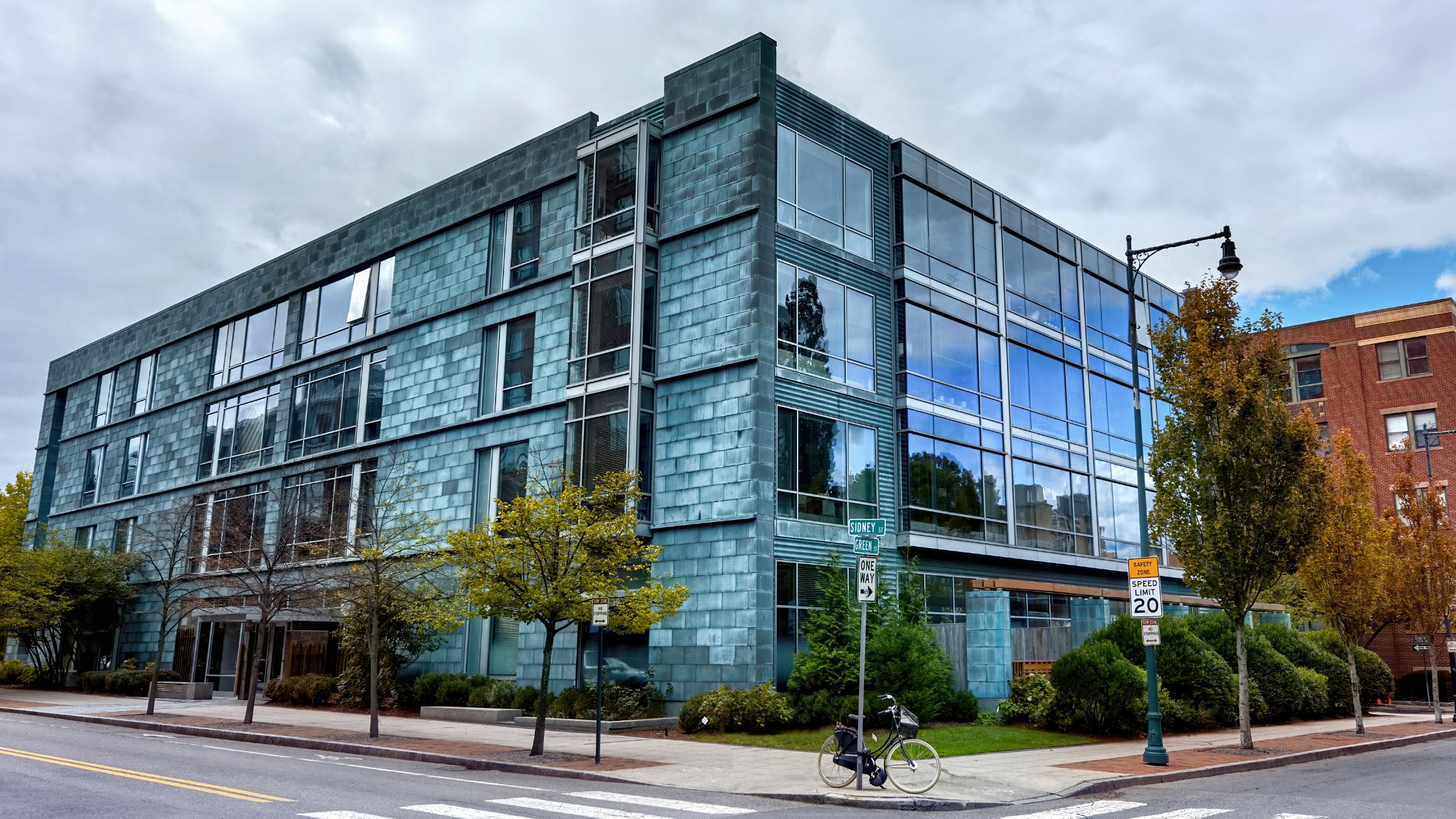 PCI New Image – Freepik – 2025-05-27T112801.825 How to Refinance Your Commercial Property in Market Slow Down?